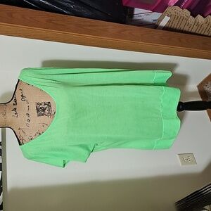 3x neon green light weight tshirt.